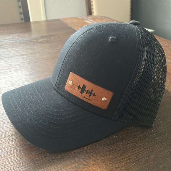 In God We Trust Soundwave Black Snapback Trucker Hat - Picture 2 of 4